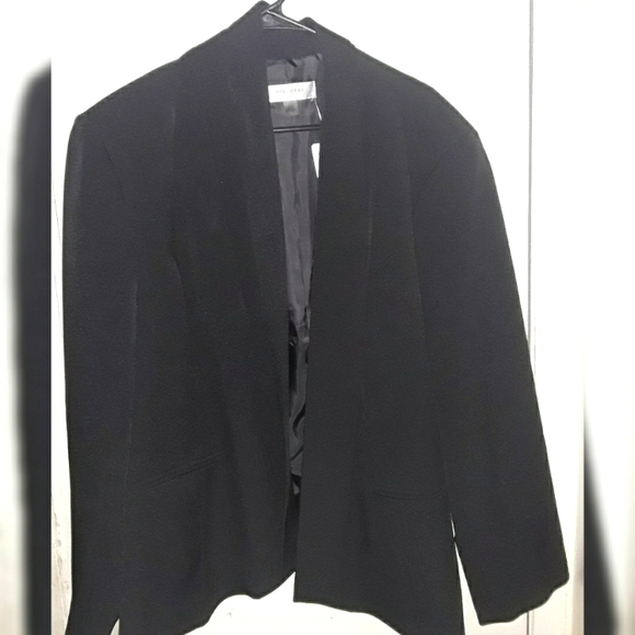 dressbarn Jackets & Blazers - NWT Dressbarn Jones Studio Black Blazer. Sz 20W. Women's